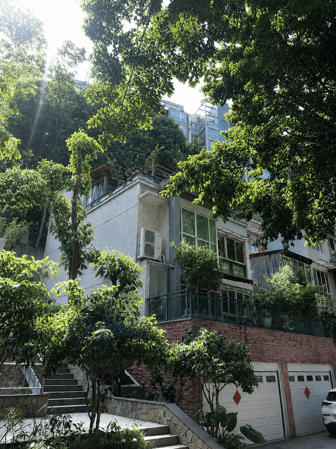 秦皇岛岛居岁月从容升级：小小岛老别墅加装蒂升悦行款电梯